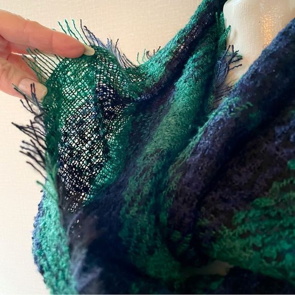 Green & Navy Woven Plaid Infinity Scarf with Eyelash Fringe Trim, NWT, - Picture 3 of 6